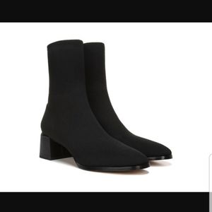 NWOB Via Spiga Knit Booties Size 7.5
